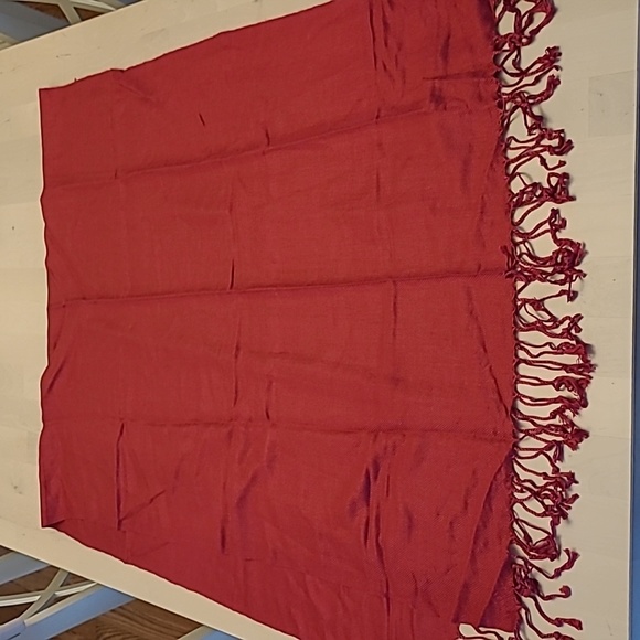 EUC Pashmire Rayon/Cotton Red Large Scarf with Fringe - Picture 1 of 7